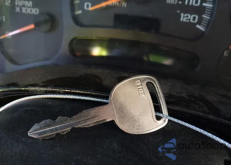 2004 Chevrolet Silverado 1500 Ls z USA, uszkodzony, nr VIN 2GCEC19V541238647